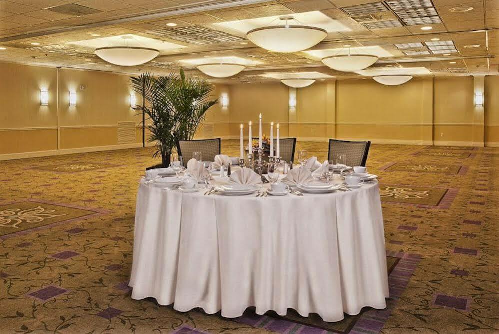 Holiday Inn Alexandria At Carlyle By Ihg Kültér fotó